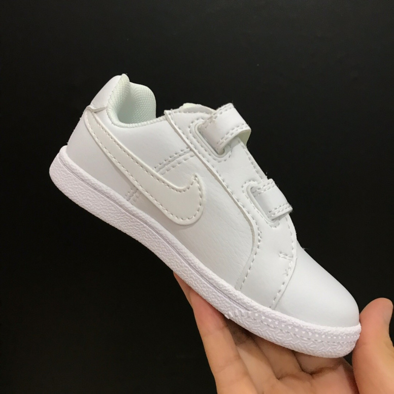 Nike Blazers Magic Stick Children_s Sports Shoes SIZE_ 24-35 yards-389de973